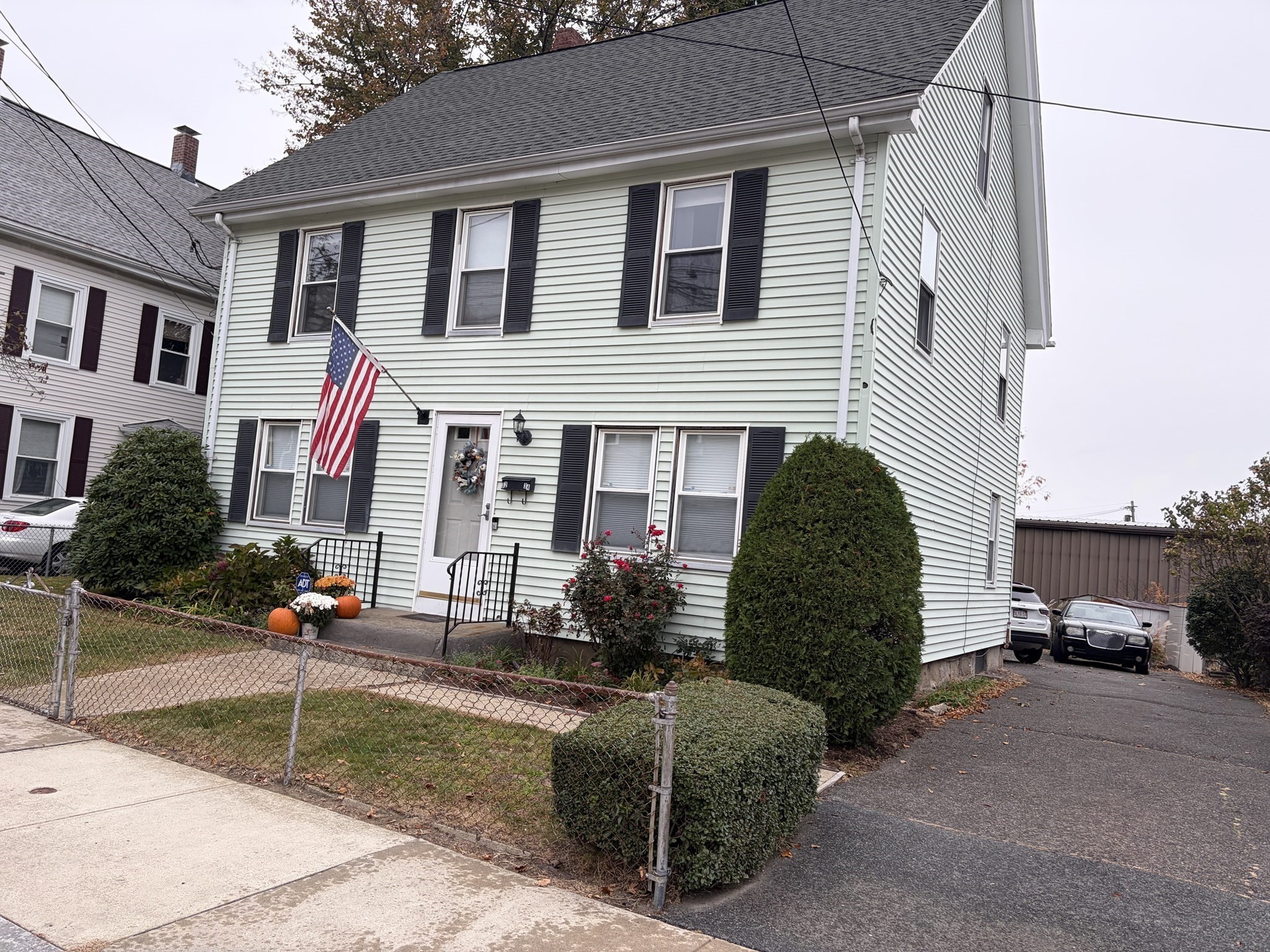 32 Oak Street Property Photo 1
