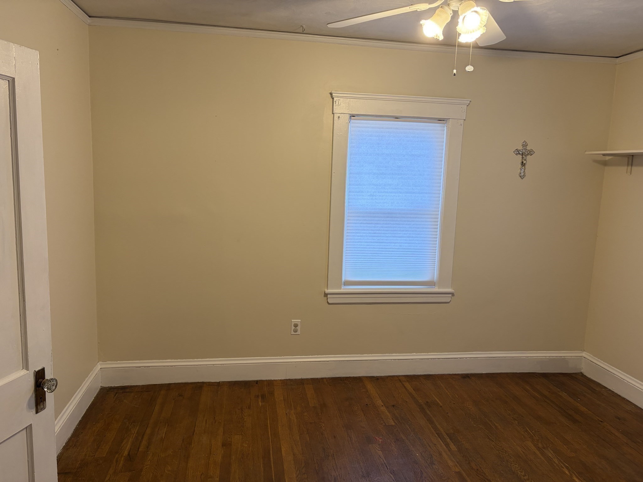 32 Oak Street Property Photo 4