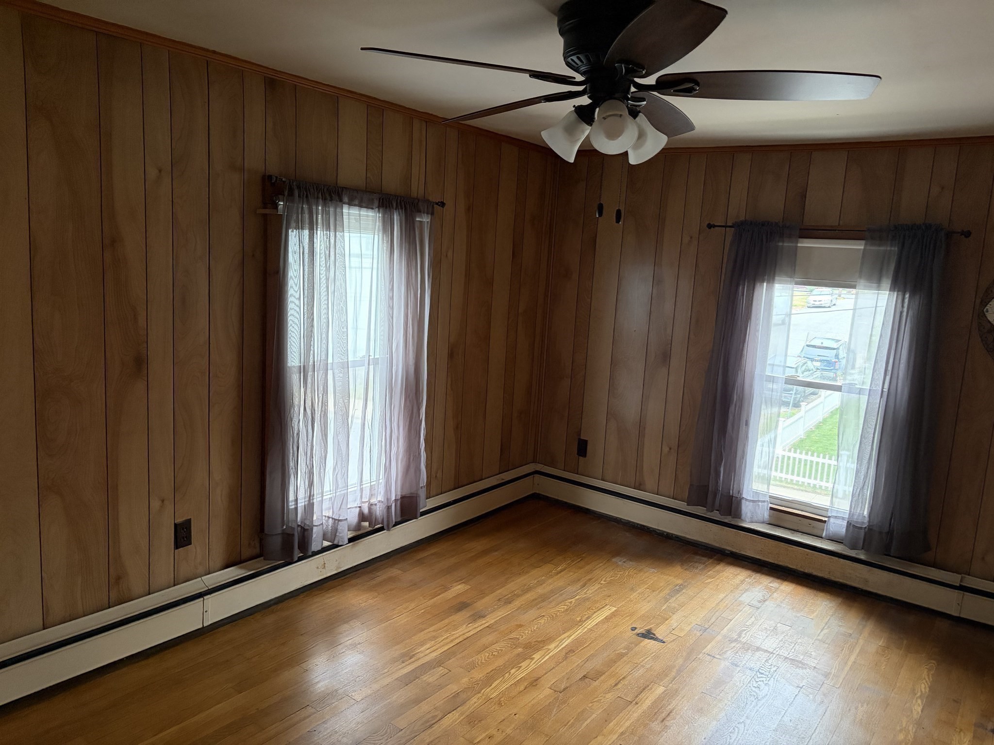 32 Oak Street Property Photo 8