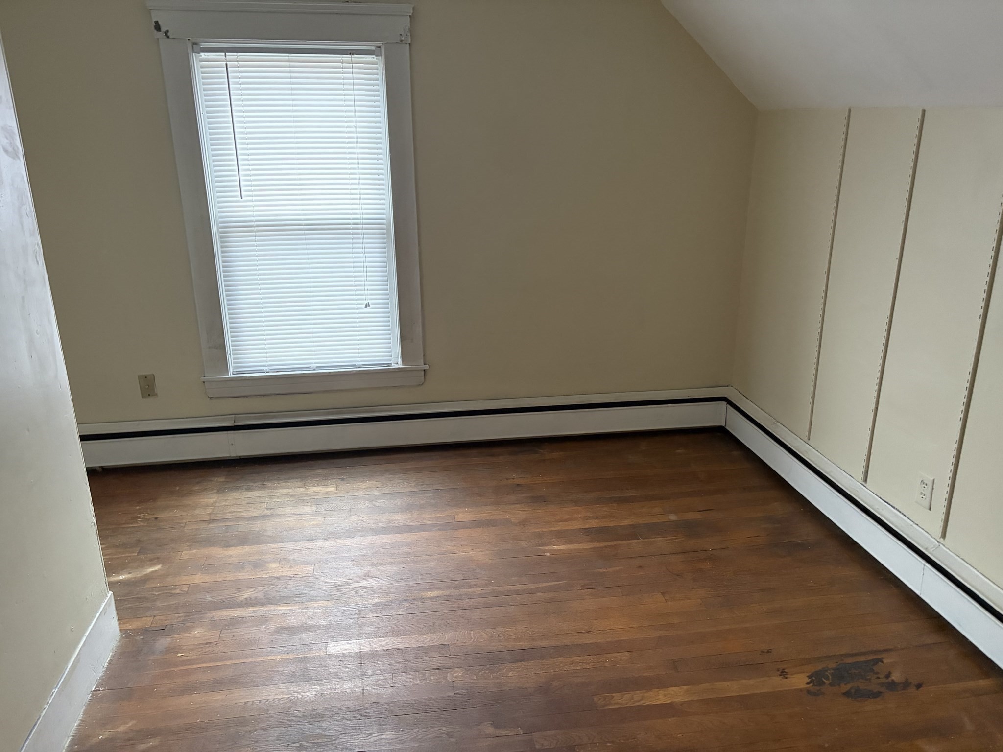 32 Oak Street Property Photo 12