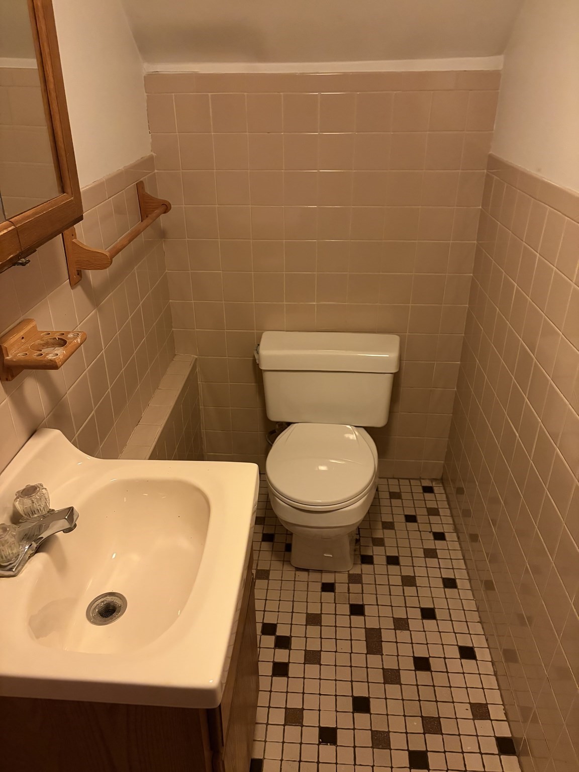 32 Oak Street Property Photo 14