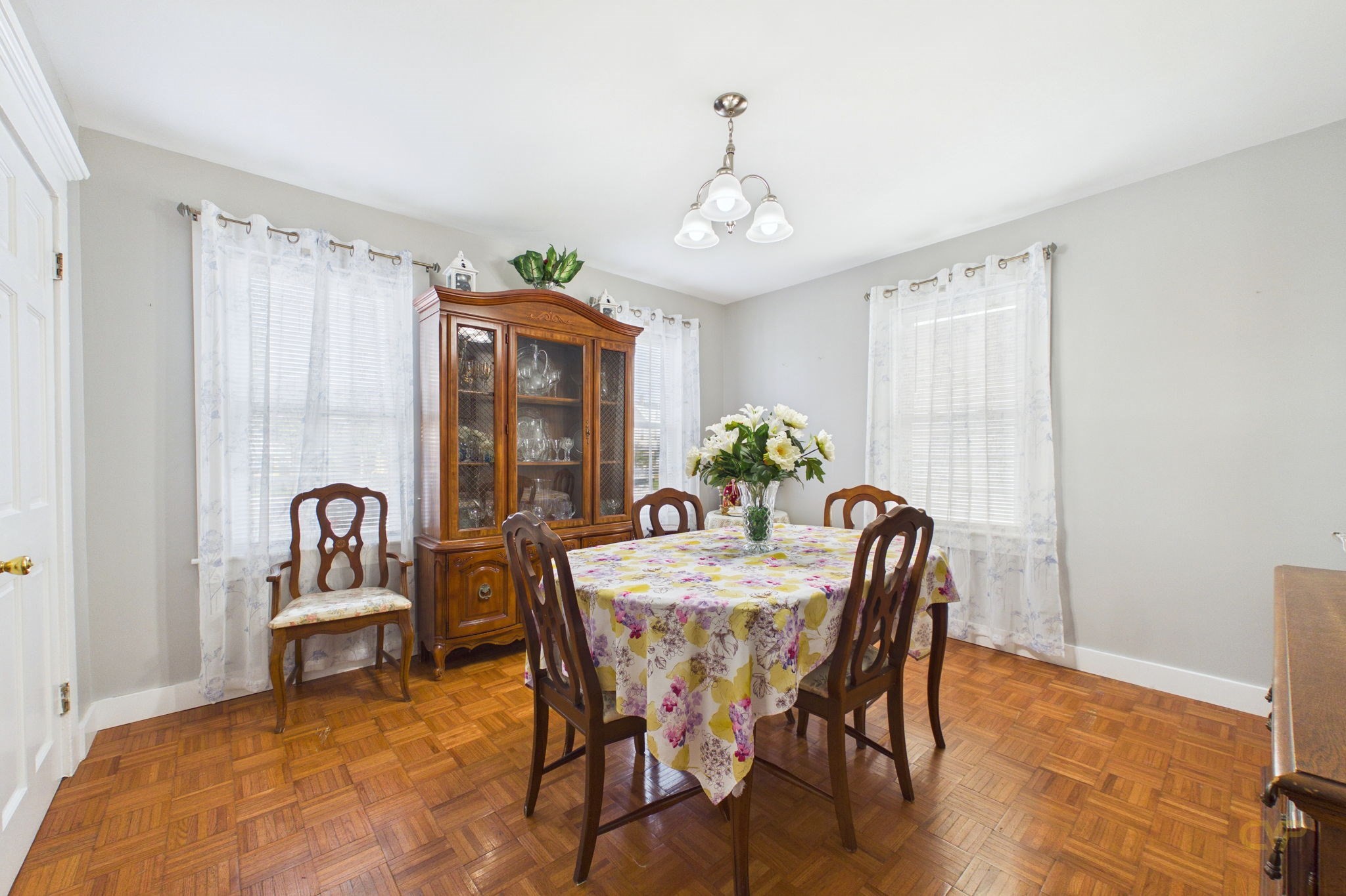 166 Blackmer St Property Photo 10