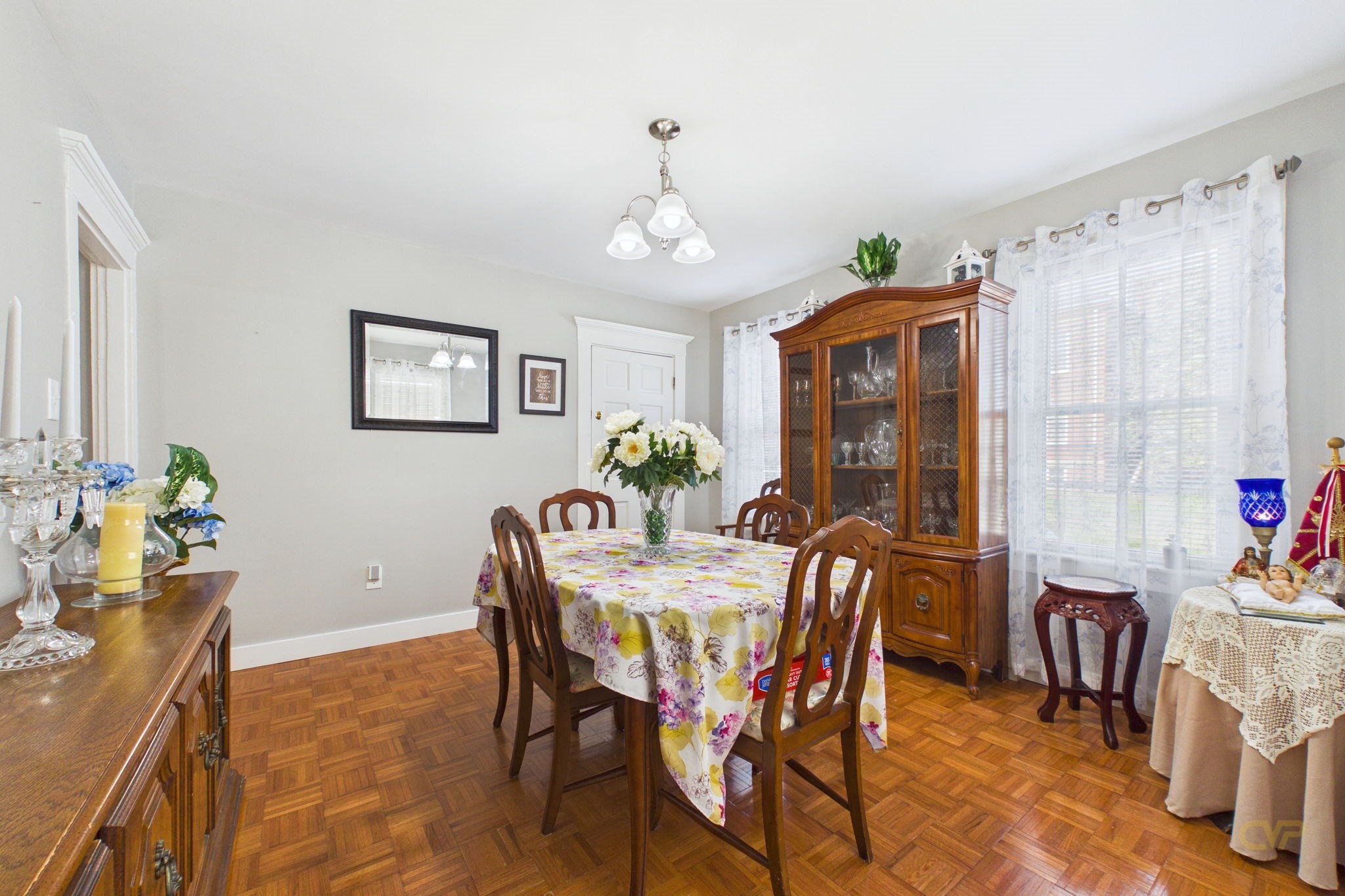 166 Blackmer St Property Photo 11
