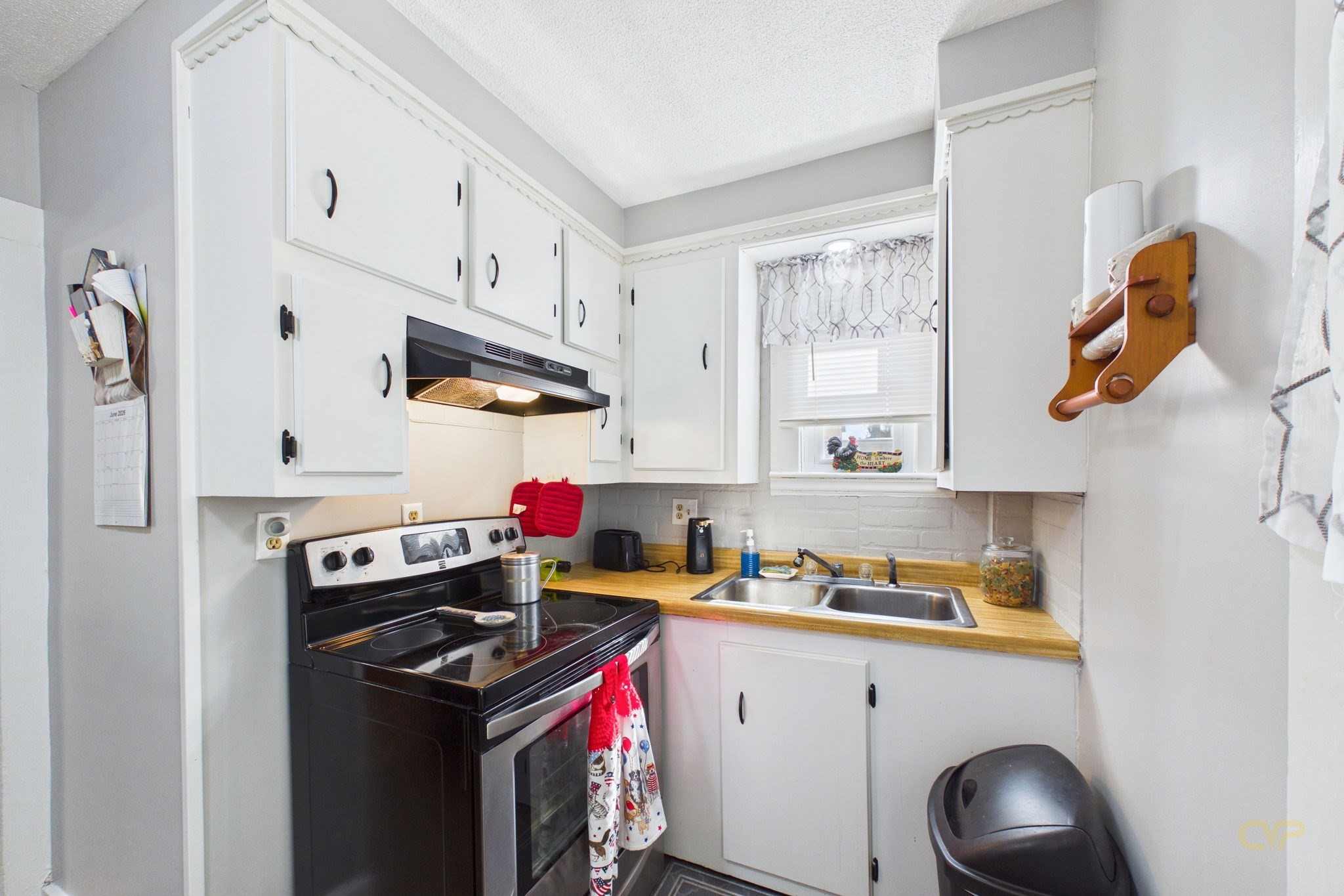 166 Blackmer St Property Photo 13