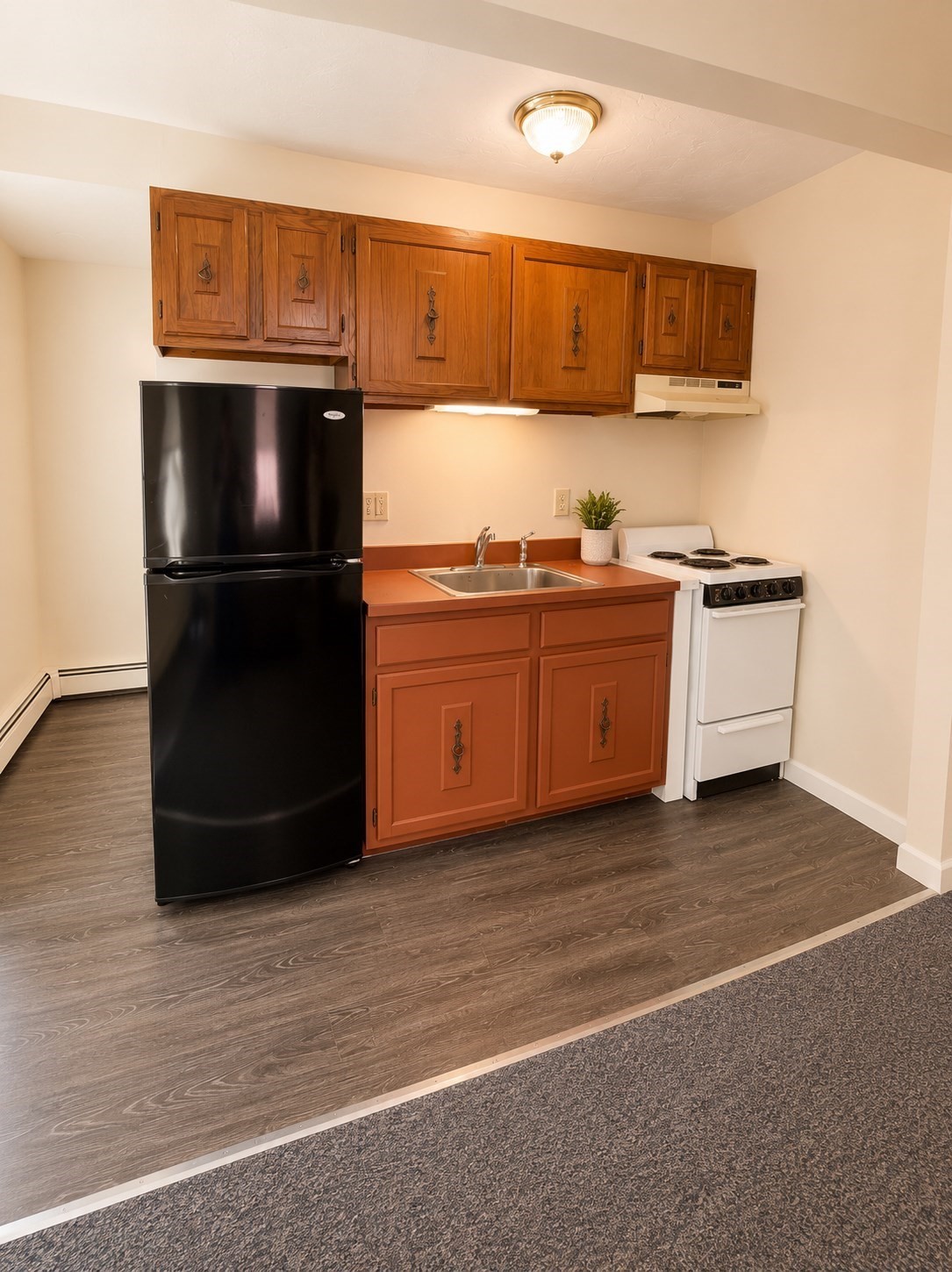 8 Exchange Ct # 2 Property Photo 1