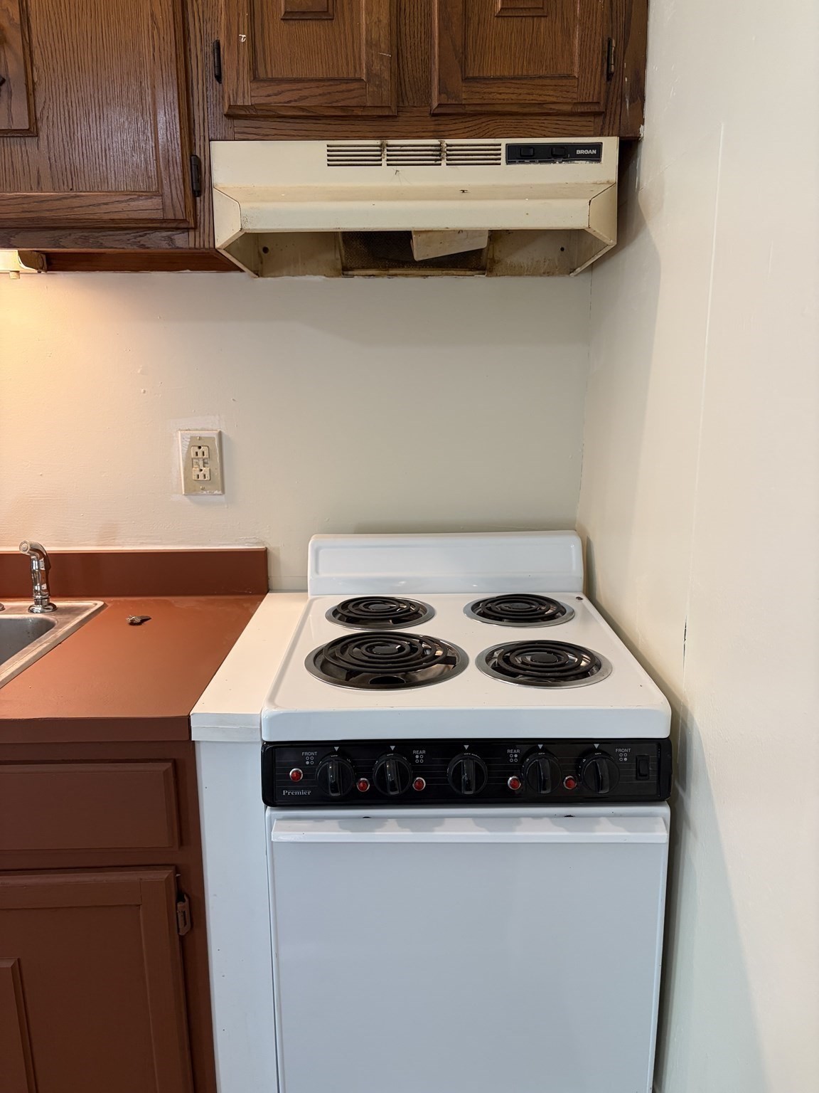 8 Exchange Ct # 2 Property Photo 3