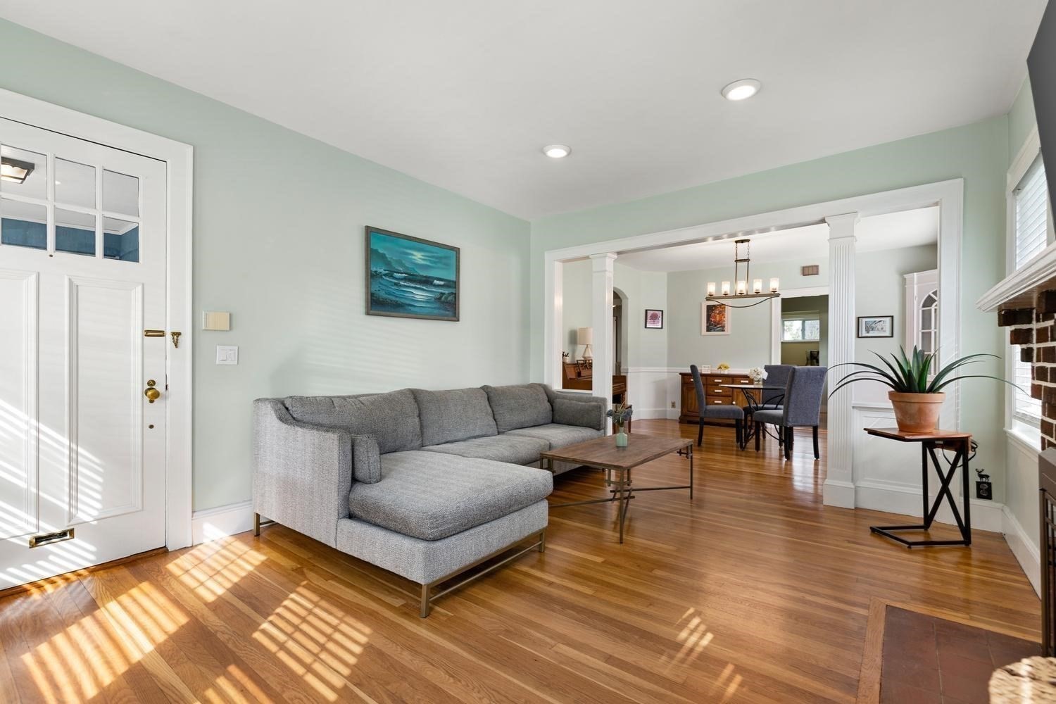51 Sherwood Rd Property Photo 4