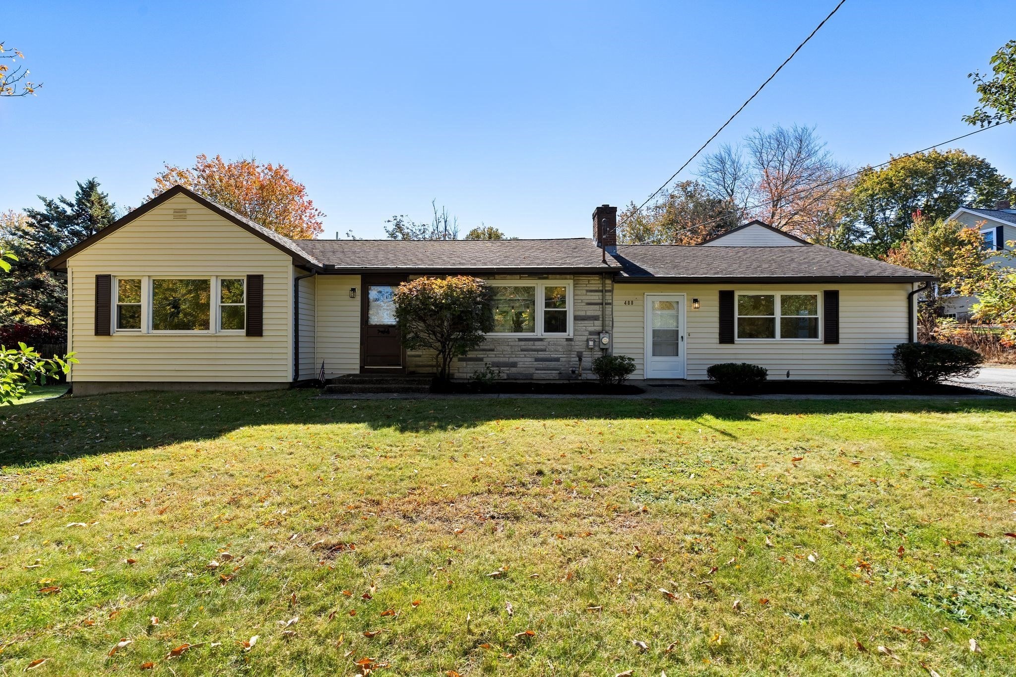 488 Elm St Property Photo 1