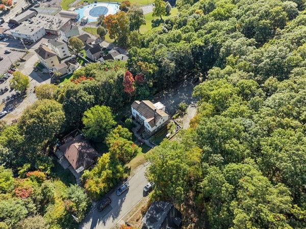 8-3 Chilmark Property Photo 31