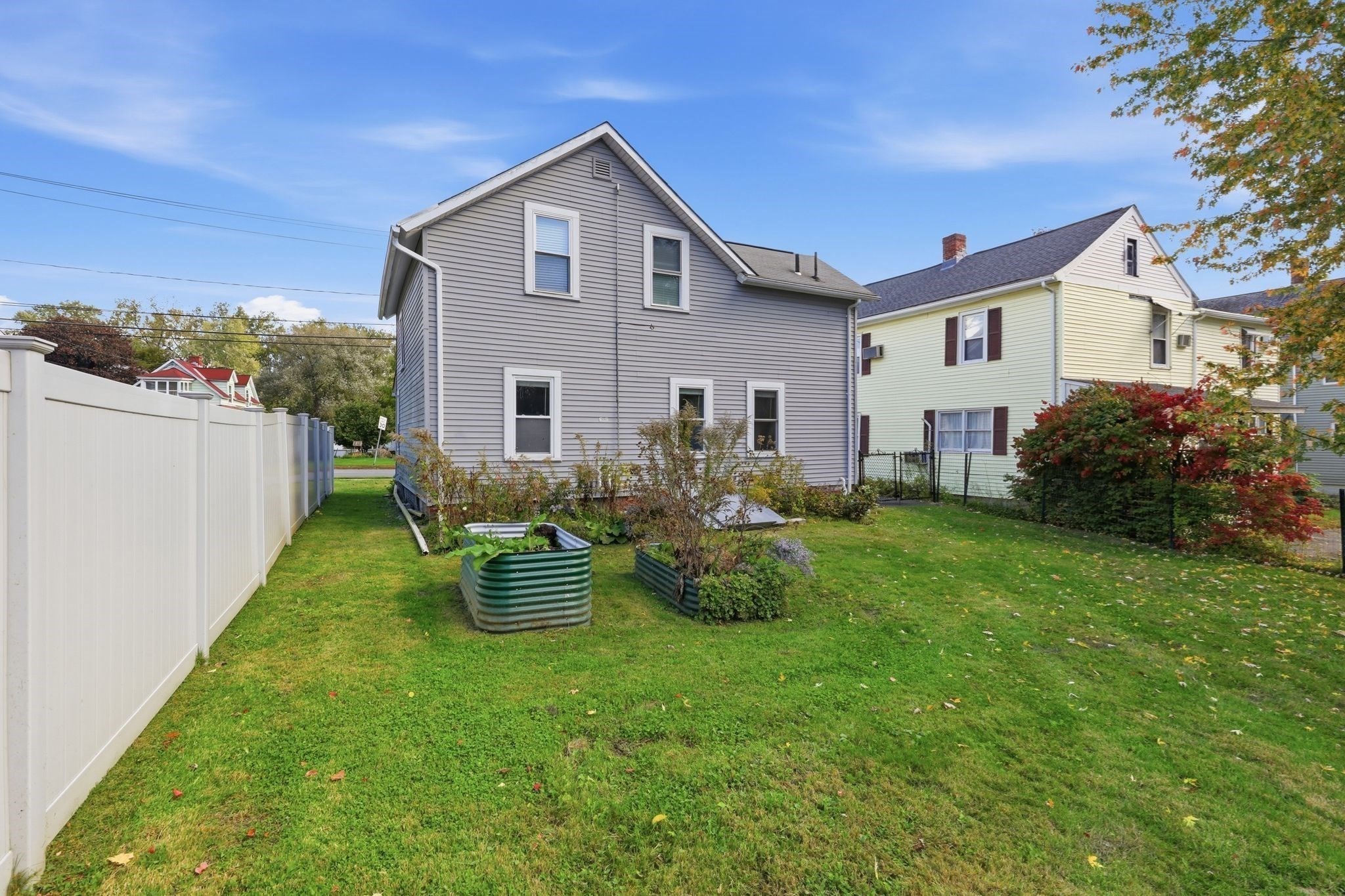 26 Elm St Property Photo 28