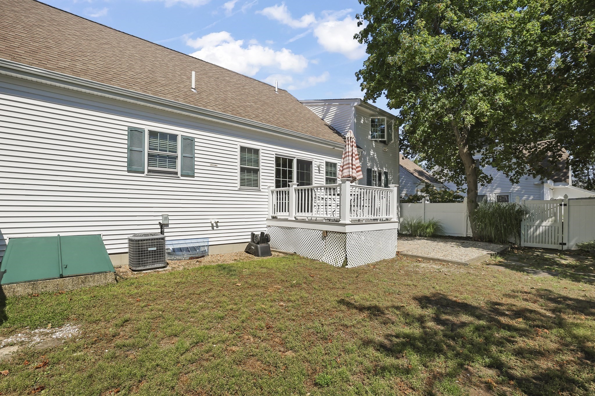 2 Rosemary Ln # A Property Photo 8