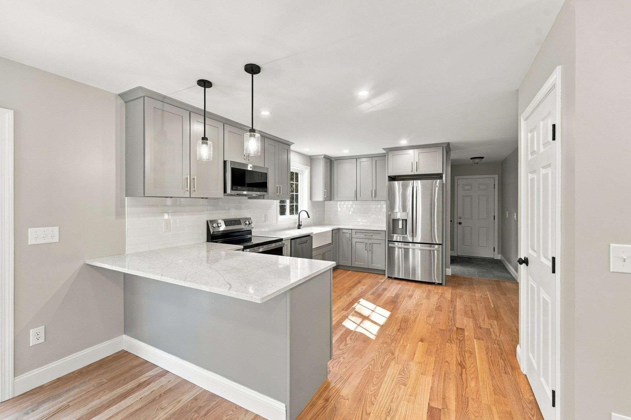 18 Elaine Dr Property Photo 6