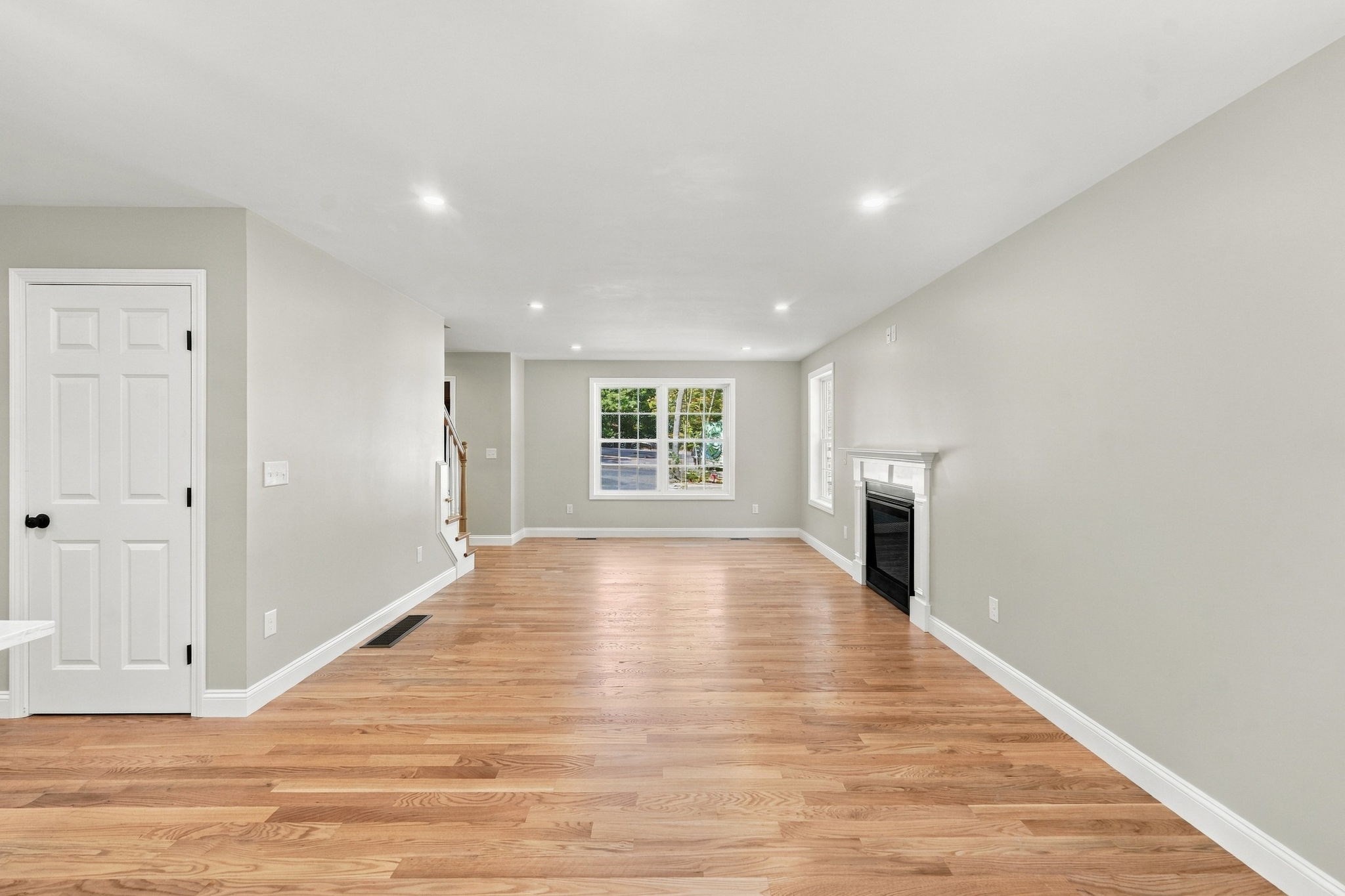 18 Elaine Dr Property Photo 8