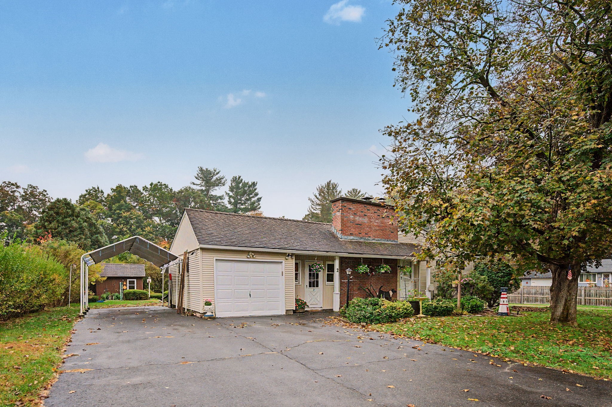 2 Karen Ln Property Photo 1