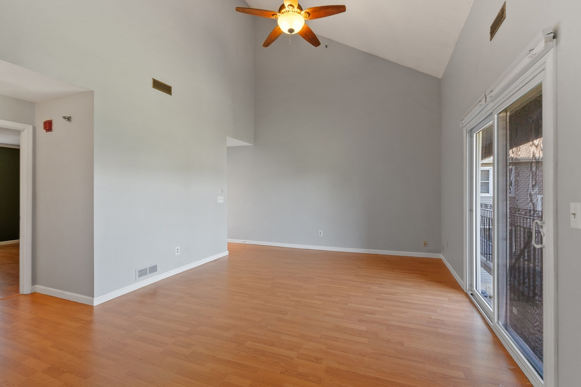 74 Tennis Plaza Rd # 40 Property Photo 5