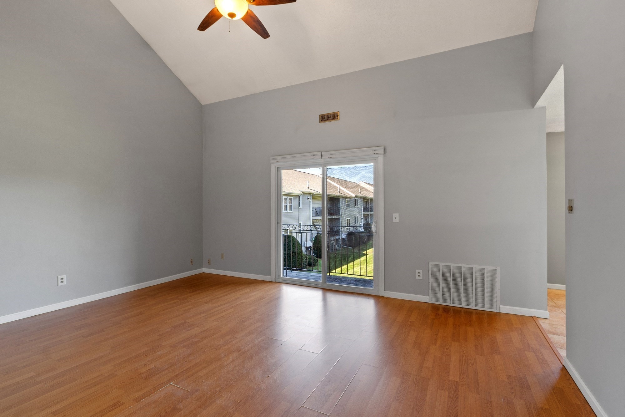 74 Tennis Plaza Rd # 40 Property Photo 6