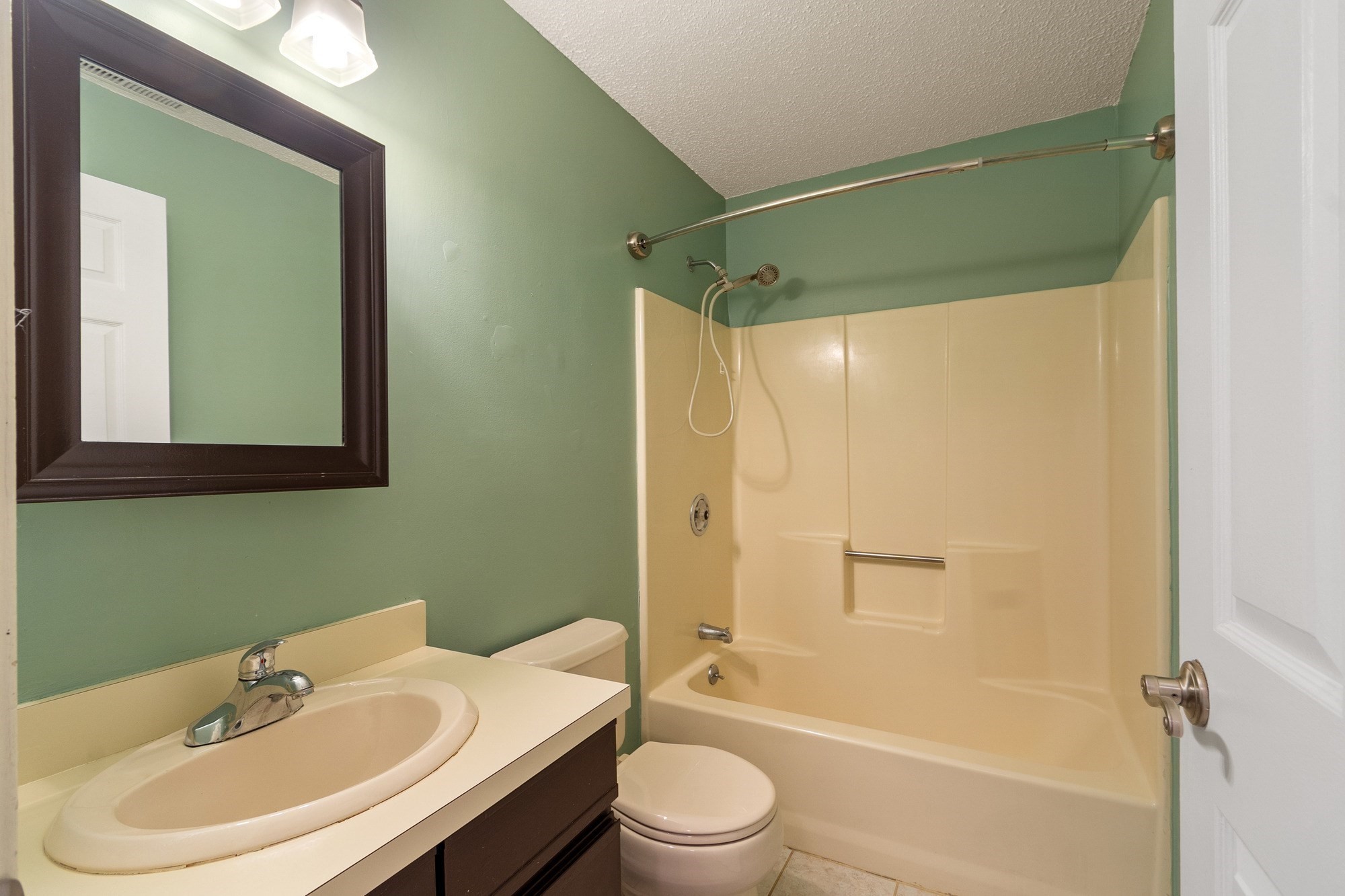 74 Tennis Plaza Rd # 40 Property Photo 18
