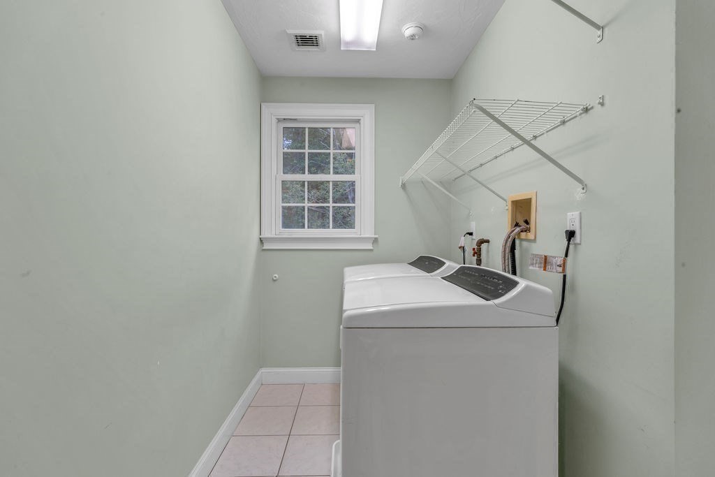 31 Forest St Property Photo 26