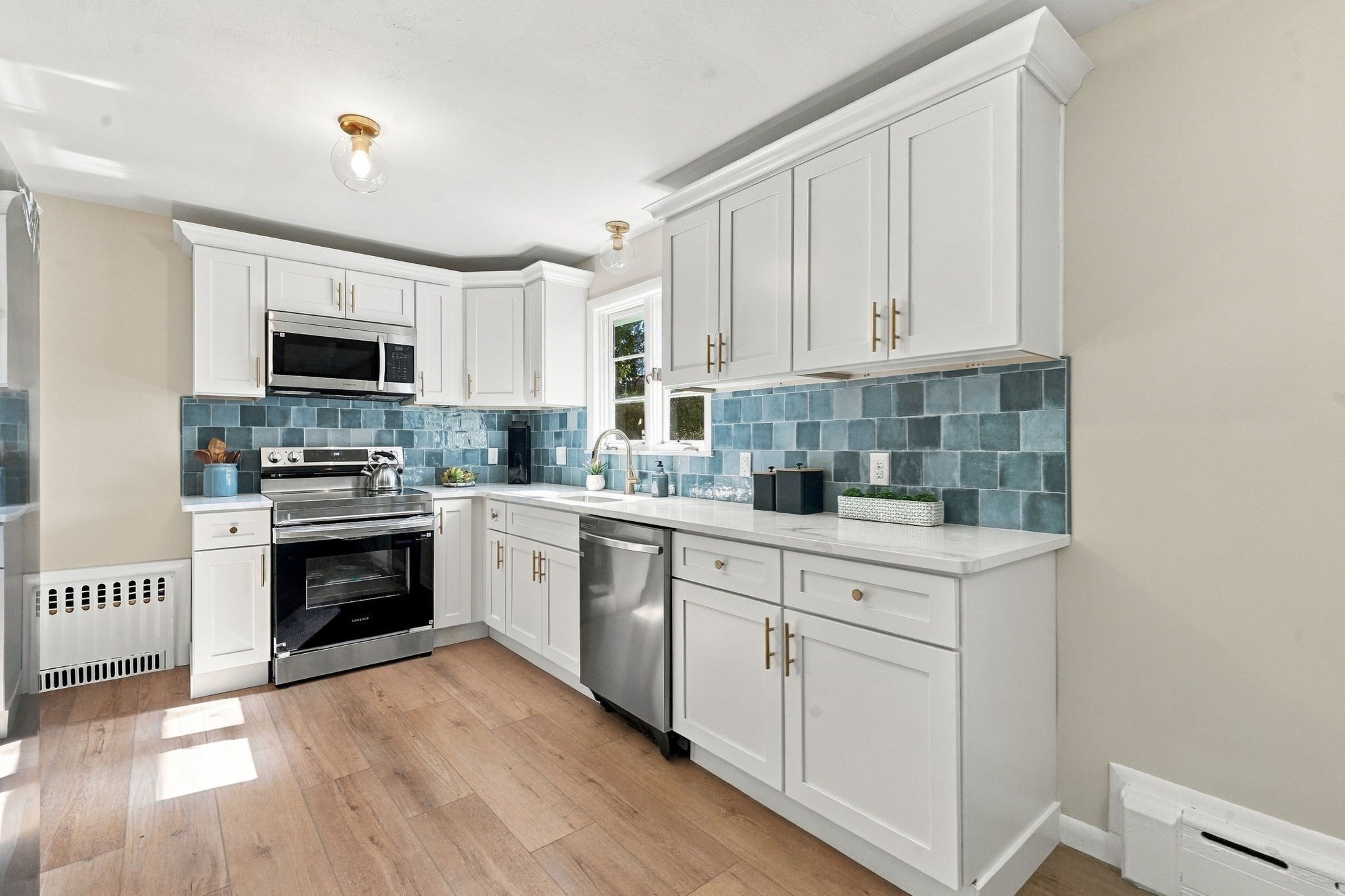 119 Clarendon Ave Property Photo 7