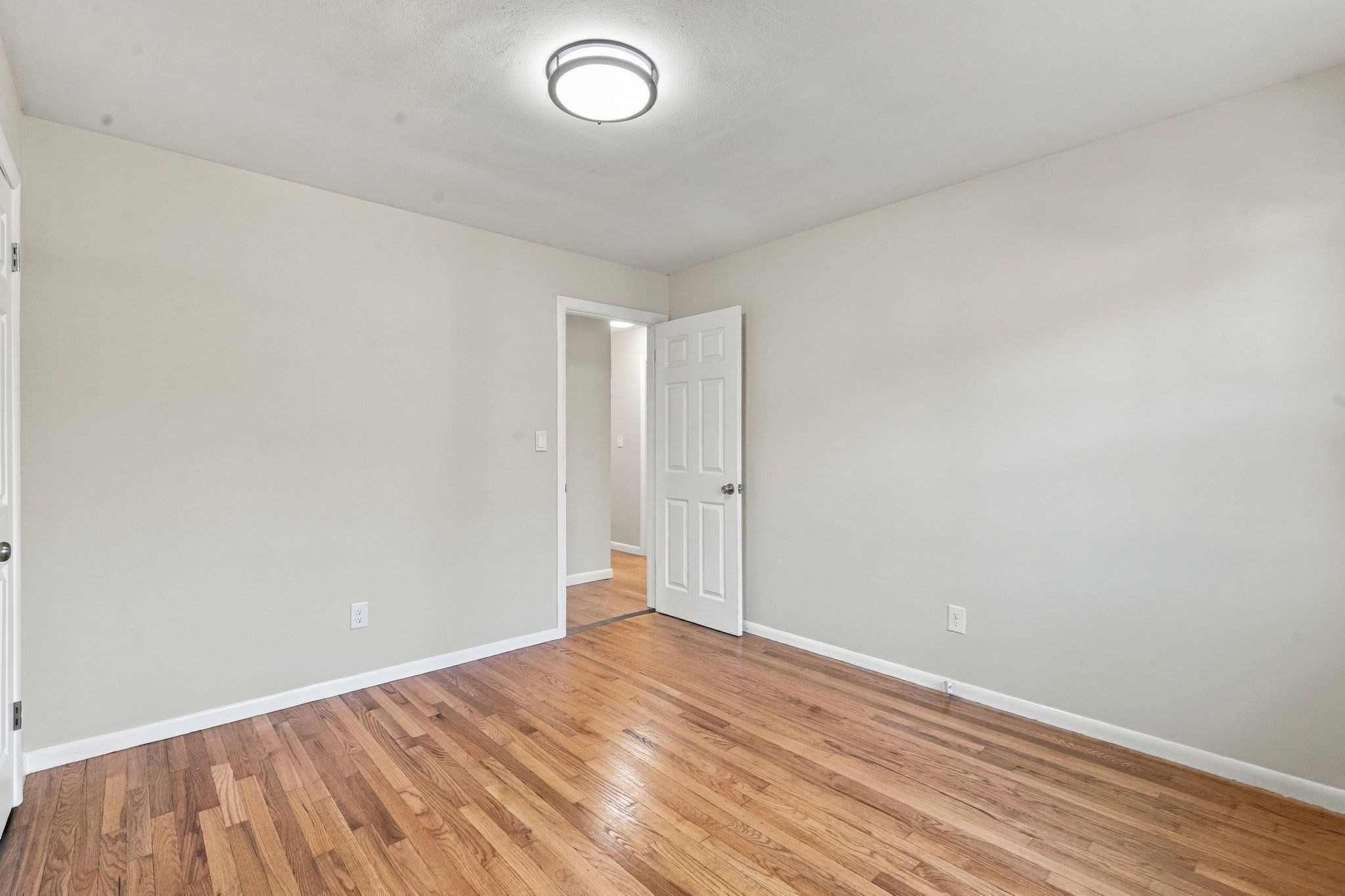 119 Clarendon Ave Property Photo 26