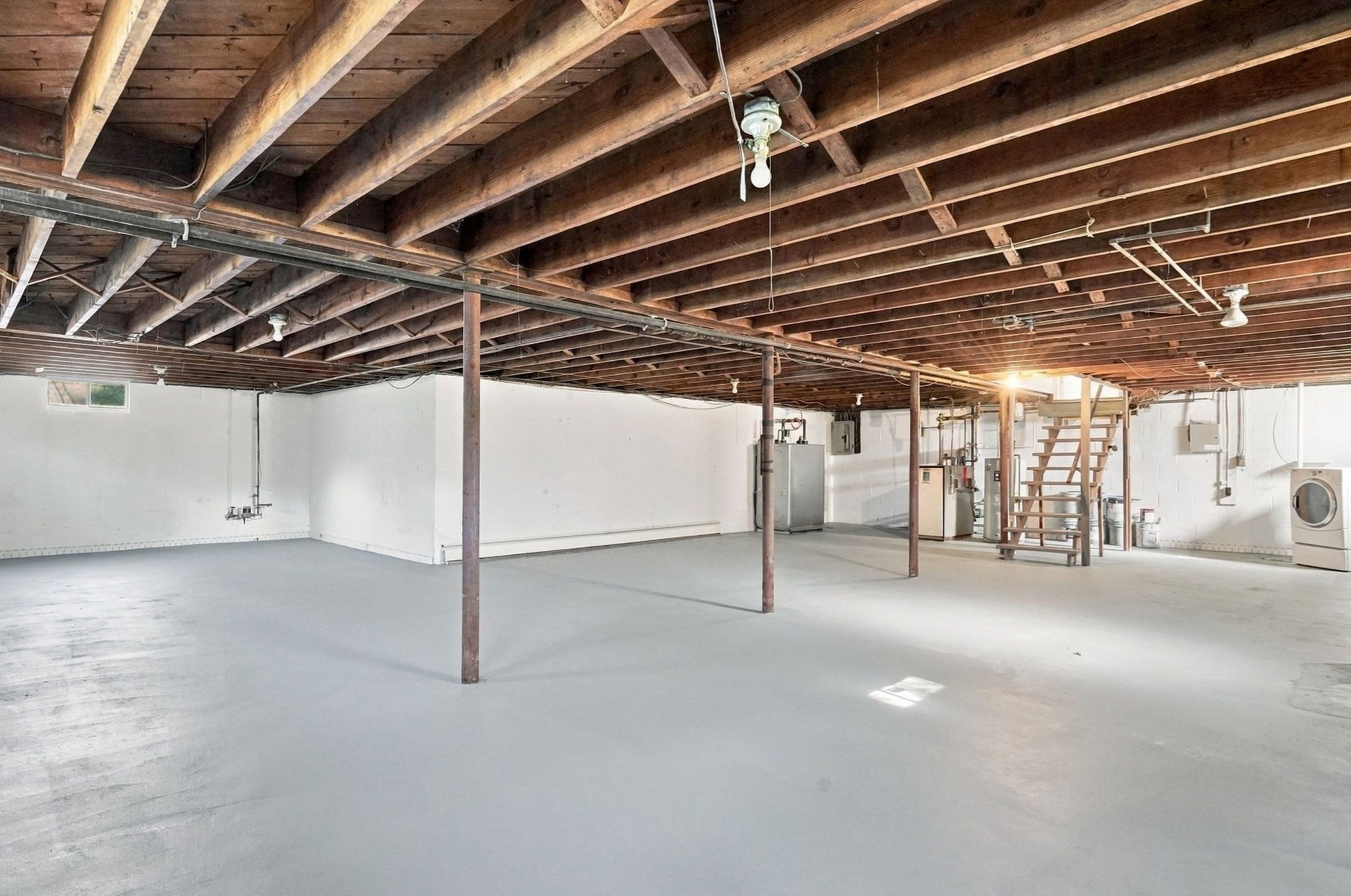 119 Clarendon Ave Property Photo 33