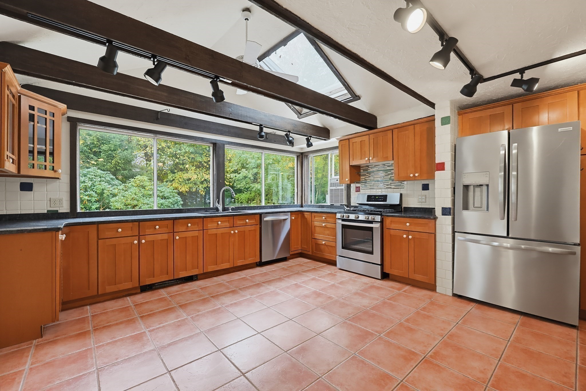 486 Belknap Rd Property Photo 2