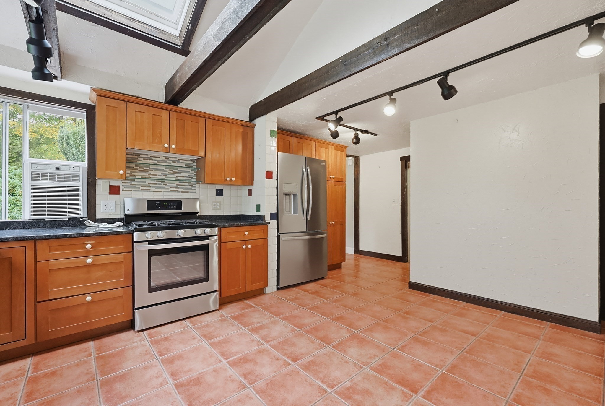 486 Belknap Rd Property Photo 3