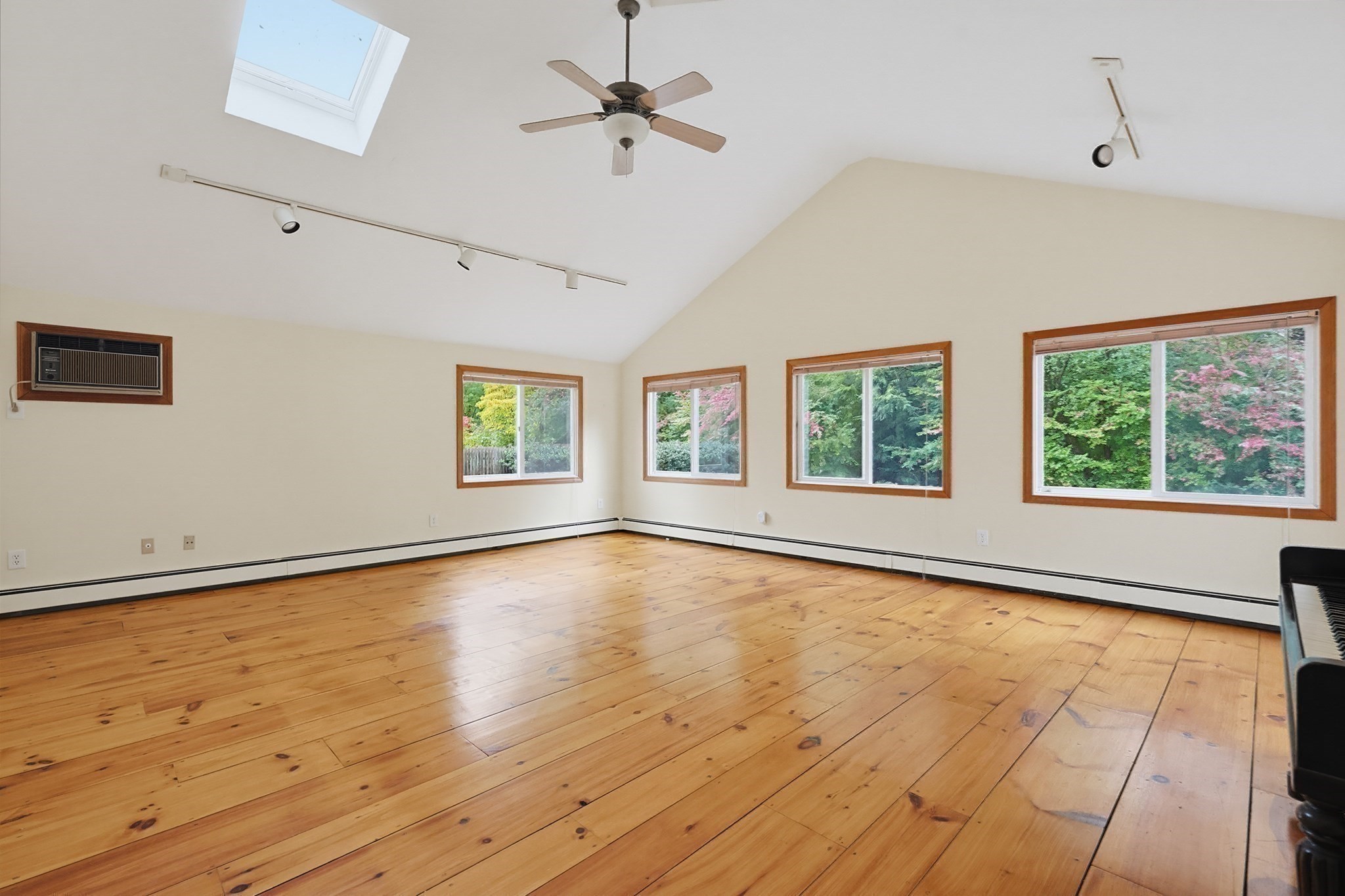486 Belknap Rd Property Photo 5