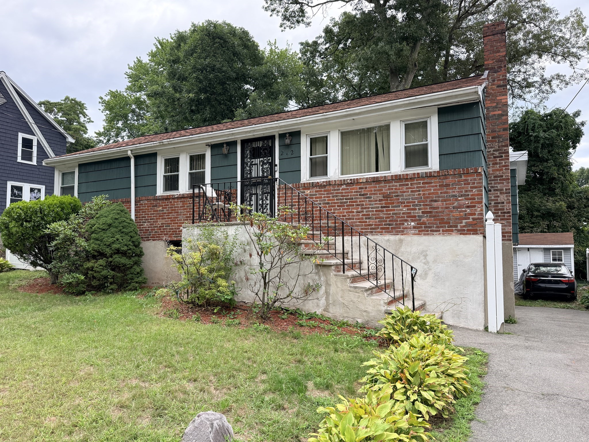 242 Itasca Street Property Photo 1