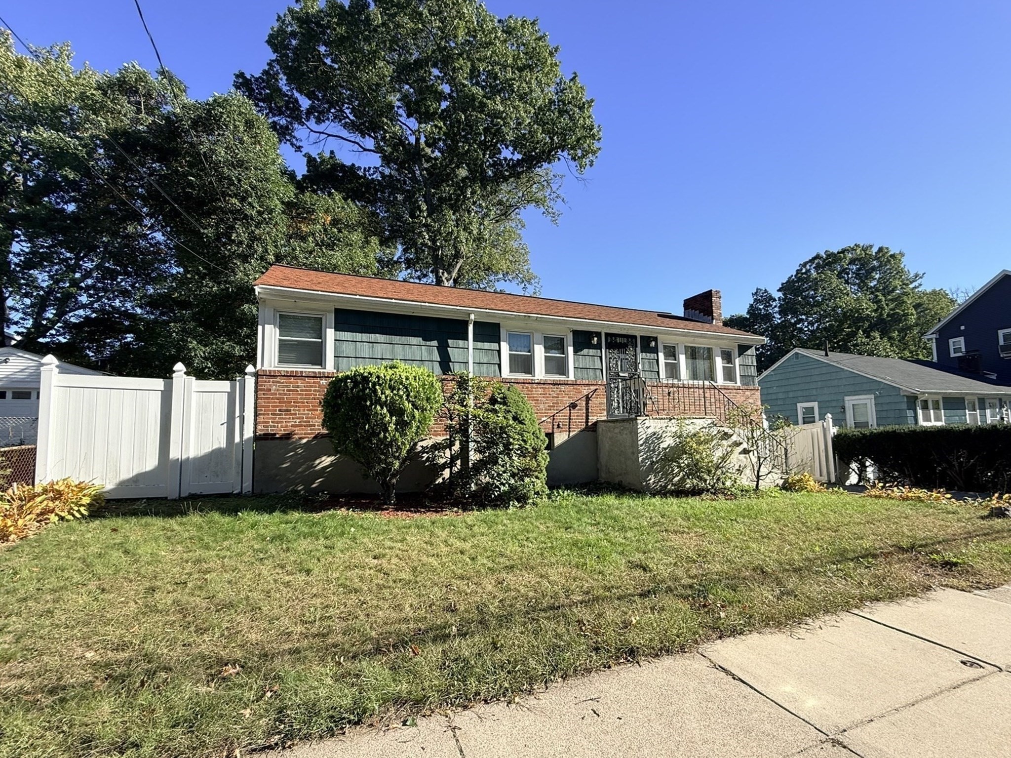 242 Itasca Street Property Photo 3