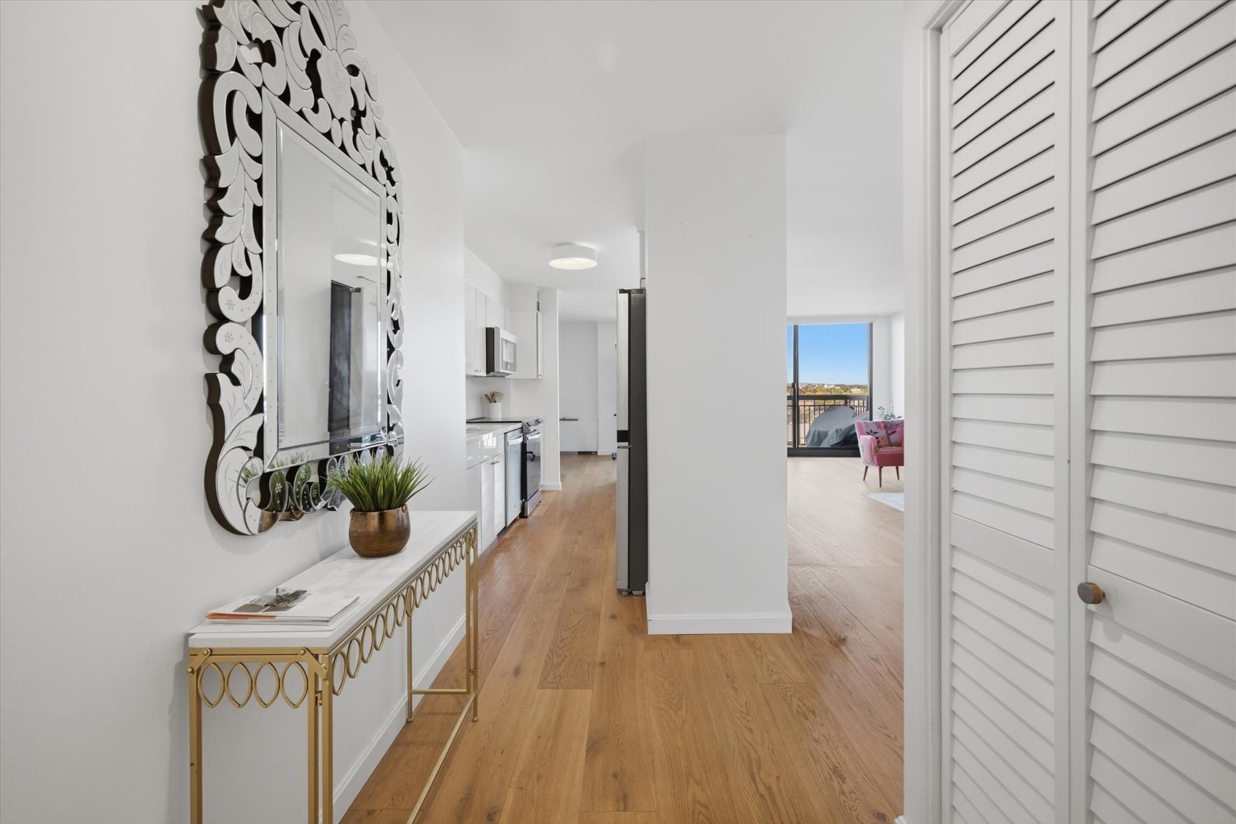 60 Longwood Ave # 1003 Property Photo 2
