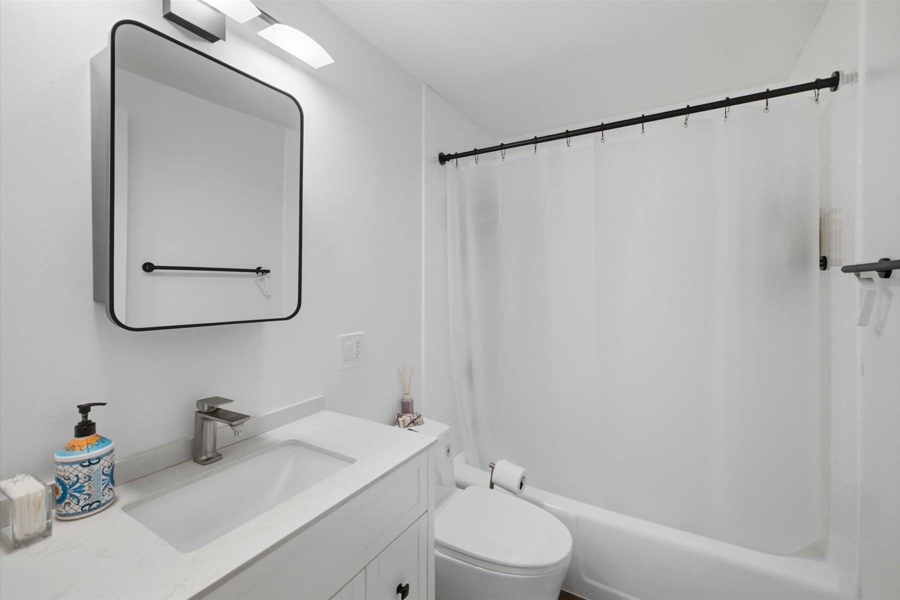 60 Longwood Ave # 1003 Property Photo 6