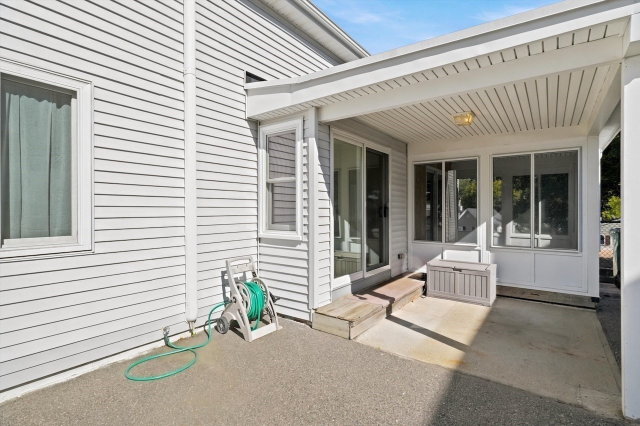 58 Webster St Property Photo 3