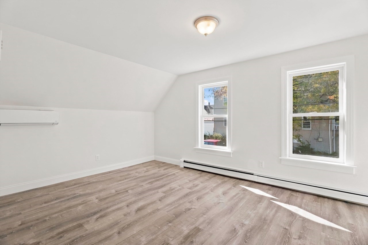 58 Webster St Property Photo 23