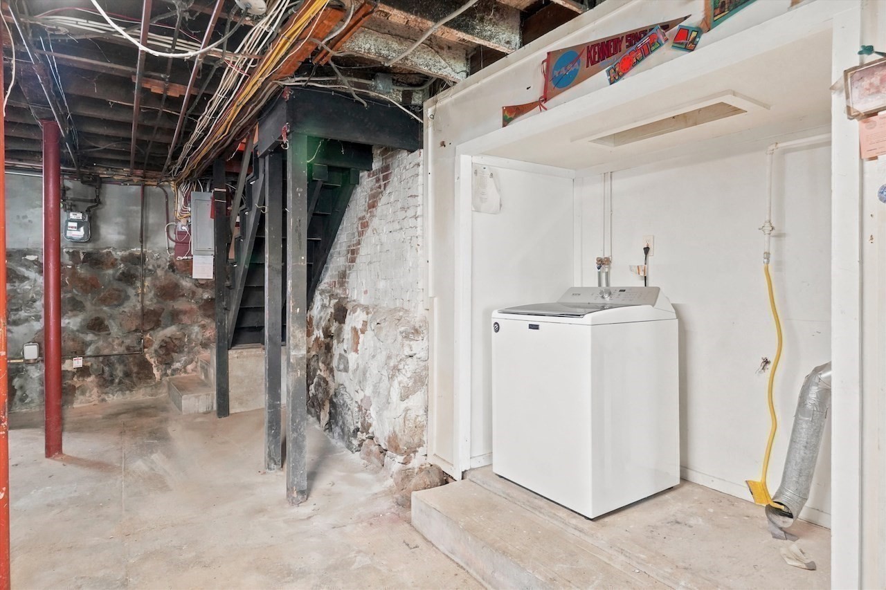 58 Webster St Property Photo 32