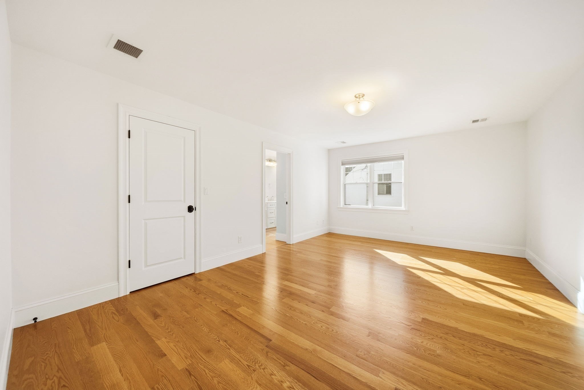 61 Warren St Property Photo 28