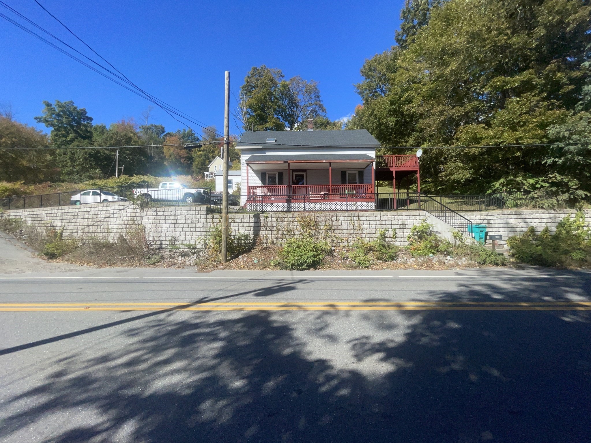 328 Main St Property Photo 4
