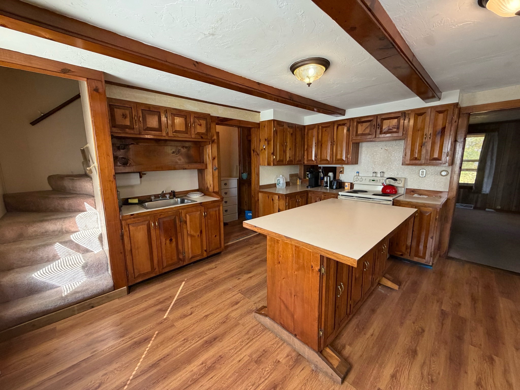 328 Main St Property Photo 6