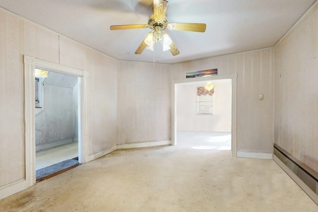 218 West Selden Street Property Photo 8