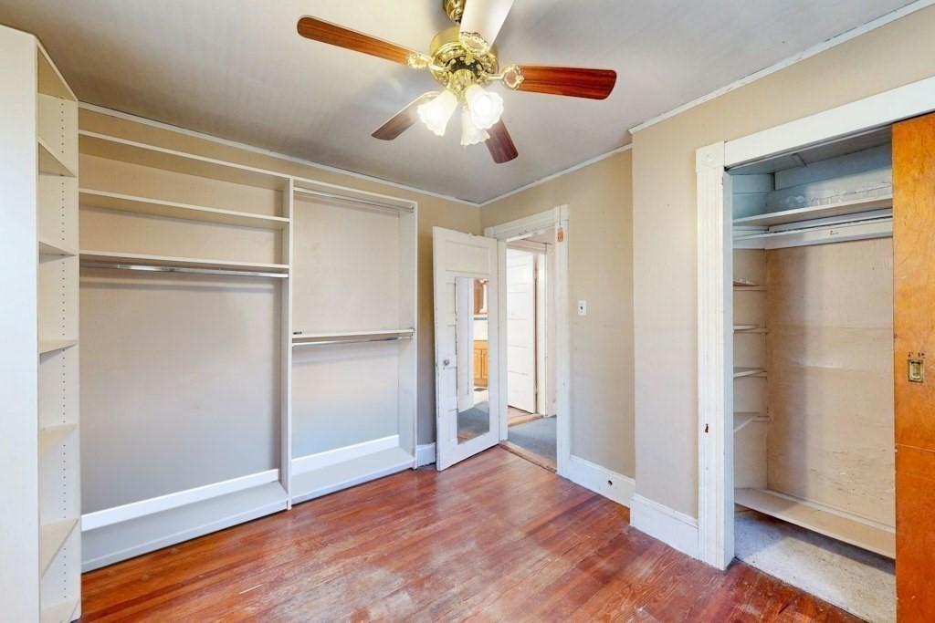 218 West Selden Street Property Photo 11