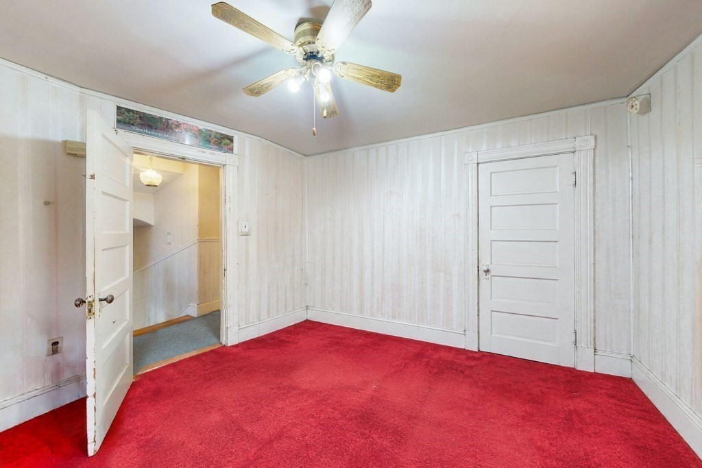 218 West Selden Street Property Photo 14