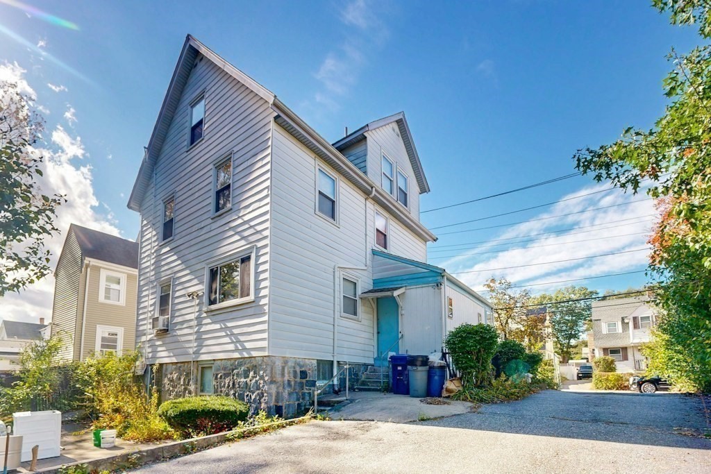 218 West Selden Street Property Photo 18