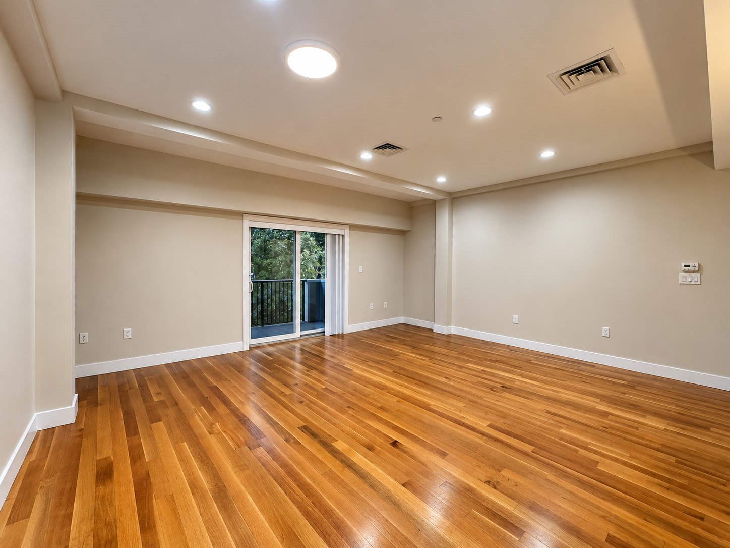 321 Hammond Pond Pkwy # 103 Property Photo 8