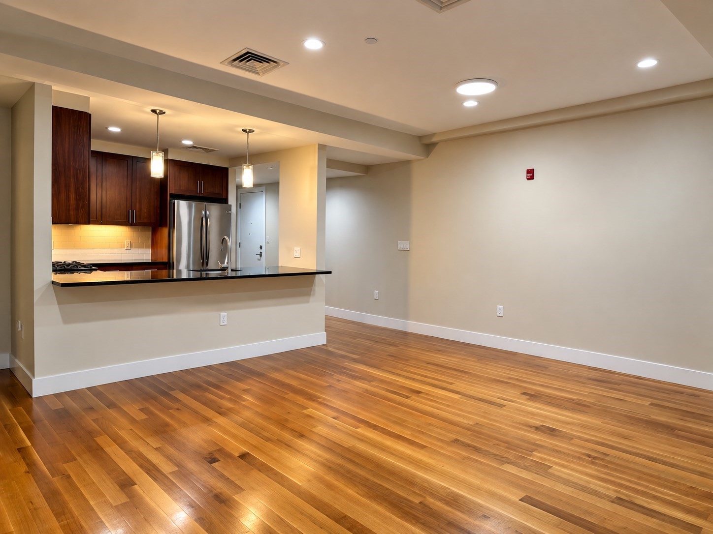 321 Hammond Pond Pkwy # 103 Property Photo 10