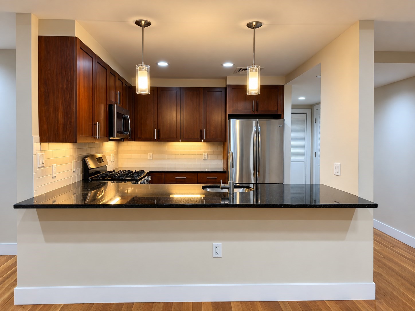 321 Hammond Pond Pkwy # 103 Property Photo 12