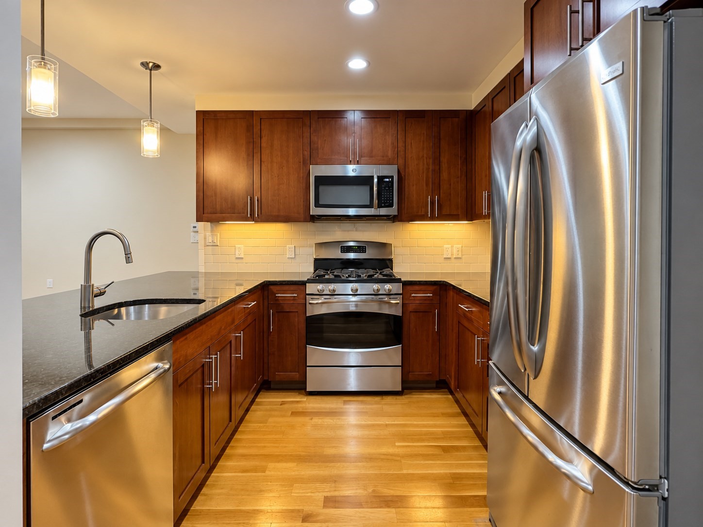 321 Hammond Pond Pkwy # 103 Property Photo 13
