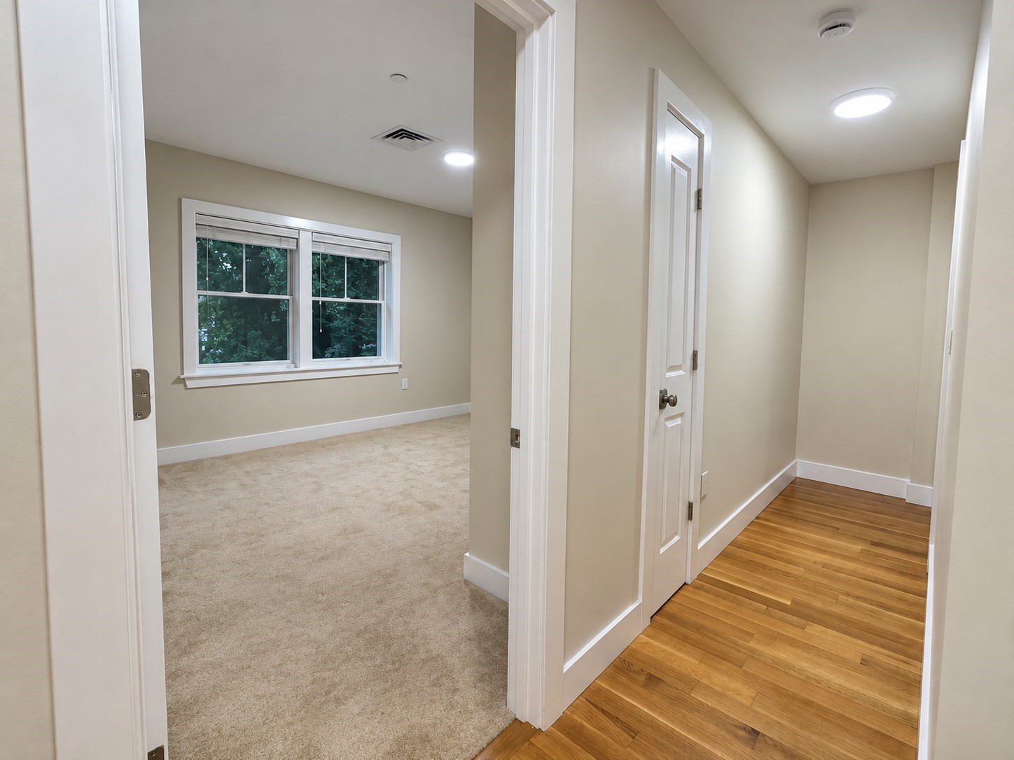 321 Hammond Pond Pkwy # 103 Property Photo 16