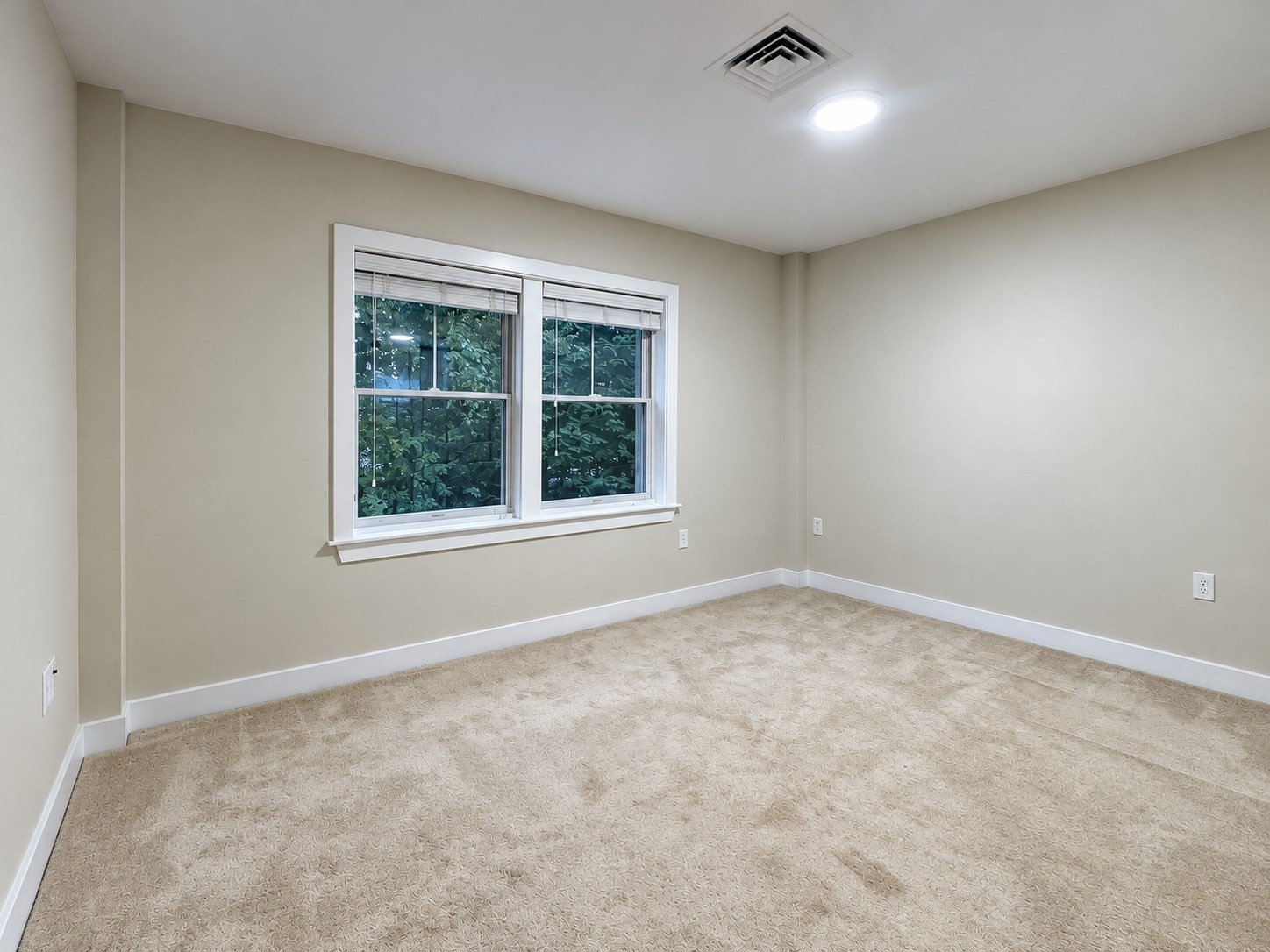 321 Hammond Pond Pkwy # 103 Property Photo 18