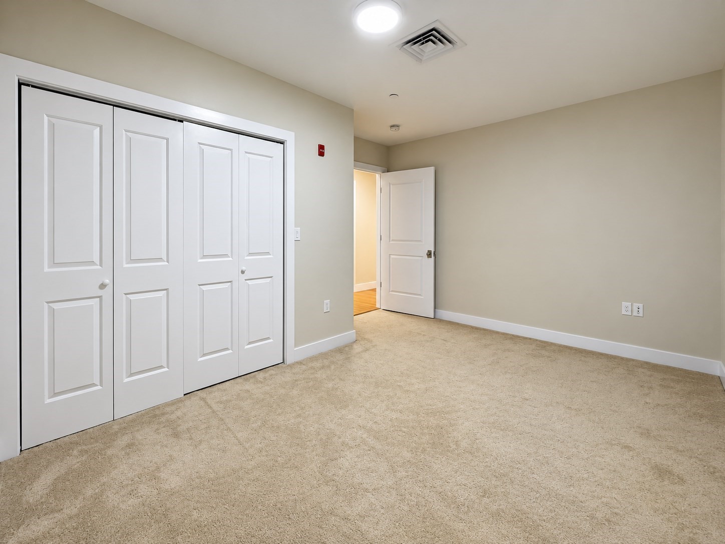 321 Hammond Pond Pkwy # 103 Property Photo 19