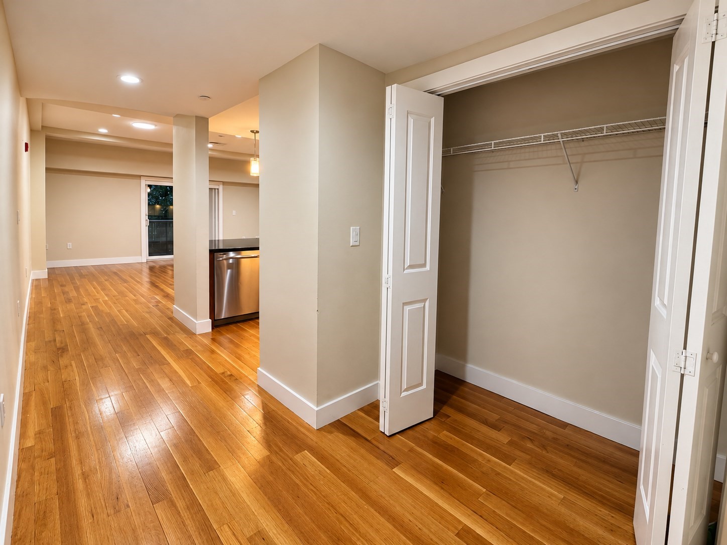 321 Hammond Pond Pkwy # 103 Property Photo 27